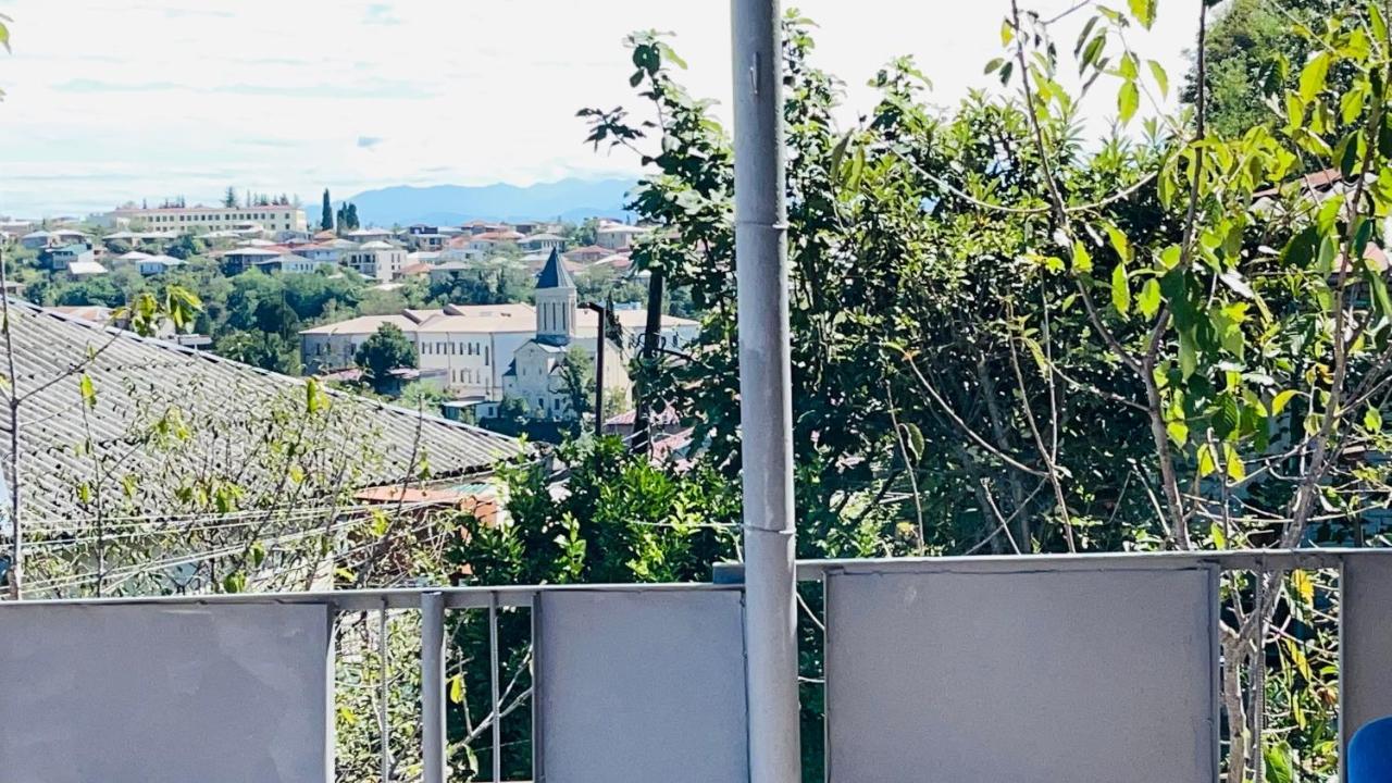 Belas House With Terrace Кутаиси Экстерьер фото