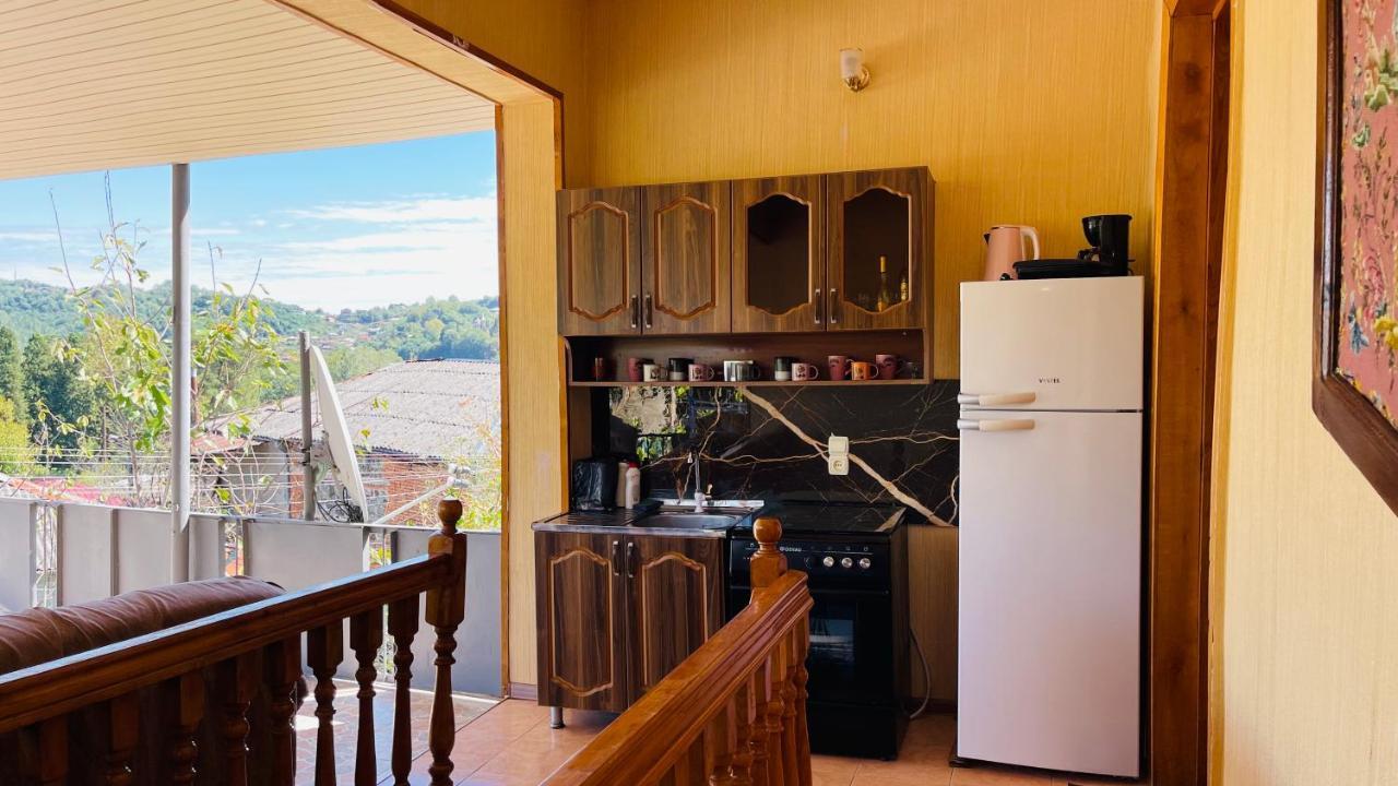 Belas House With Terrace Кутаиси Экстерьер фото
